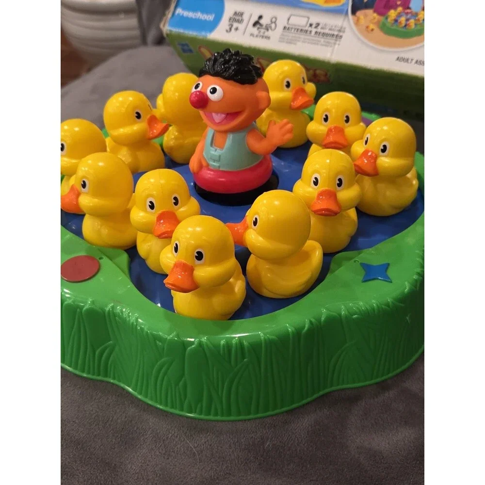 Hasbro Lucky Ducks Sesame Street Edition Board Game Complete Tested and Works